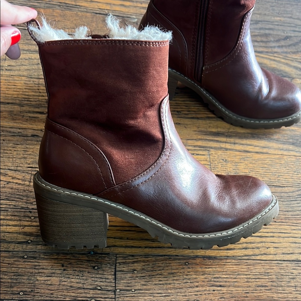 Vintage brown boots